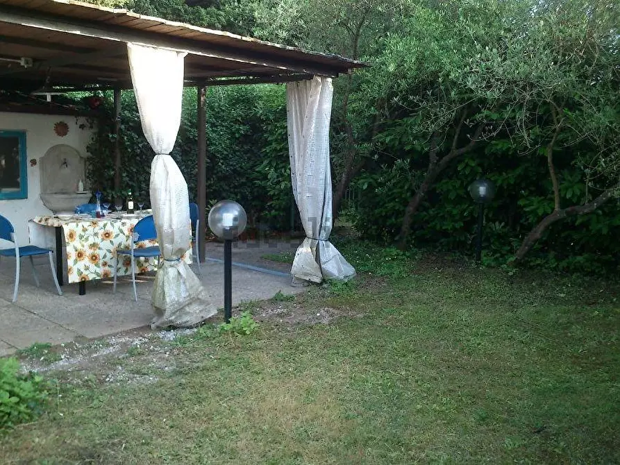 Immagine 42 di Porzione di casa in vendita  a Massa