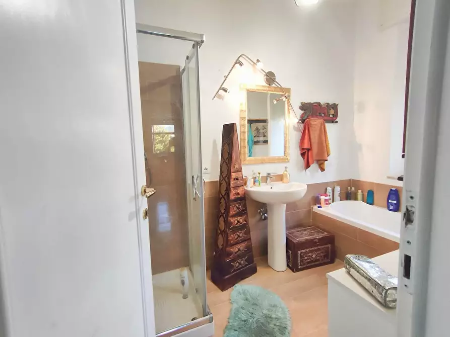 Immagine 5 di Villa in vendita  a San Giuliano Terme