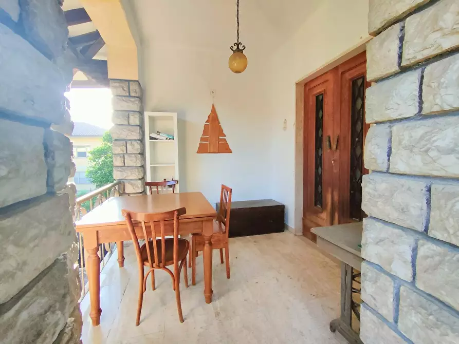 Immagine 2 di Villa in vendita  a San Giuliano Terme