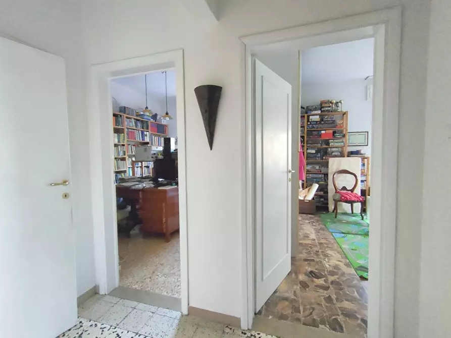 Immagine 8 di Villa in vendita  a San Giuliano Terme