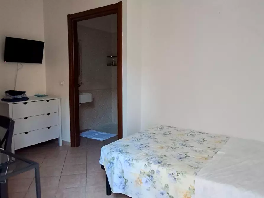 Immagine 20 di Locale commerciale in vendita  a Viareggio