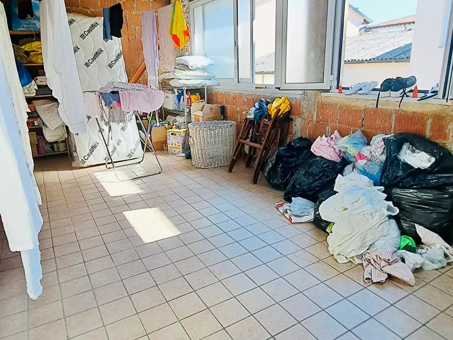 Immagine 29 di Locale commerciale in vendita  a Viareggio