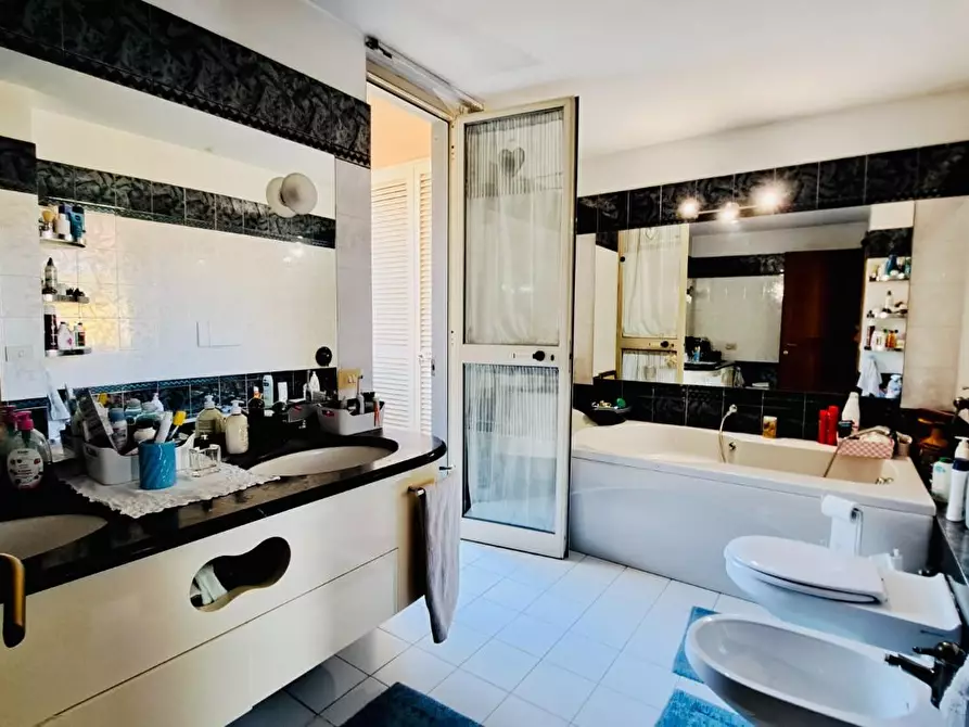 Immagine 27 di Villetta a schiera in vendita  a Viareggio