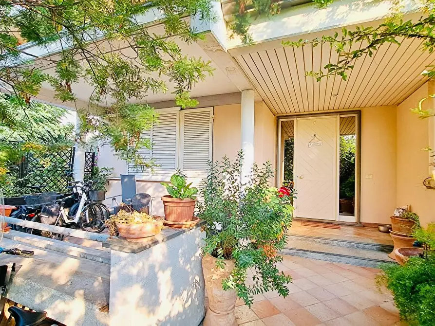 Immagine 43 di Villetta a schiera in vendita  a Viareggio