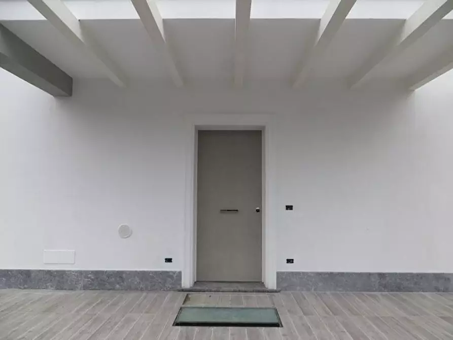 Immagine 10 di Casa indipendente in vendita  a Montignoso