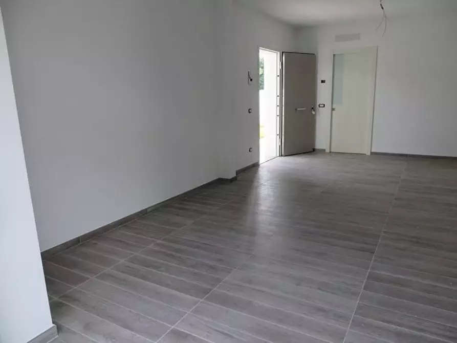 Immagine 15 di Casa indipendente in vendita  a Montignoso