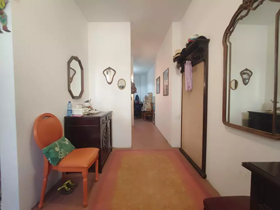 Immagine 10 di Villa in vendita  a Viareggio