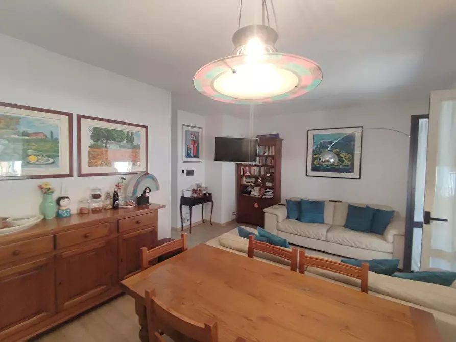 Immagine 3 di Villa in vendita  a Viareggio