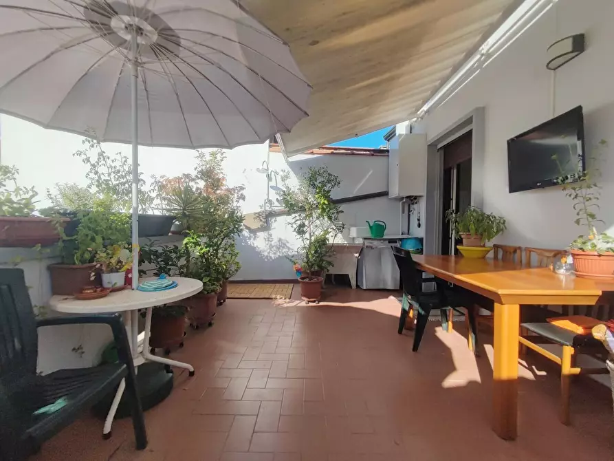 Immagine 7 di Villa in vendita  a Viareggio