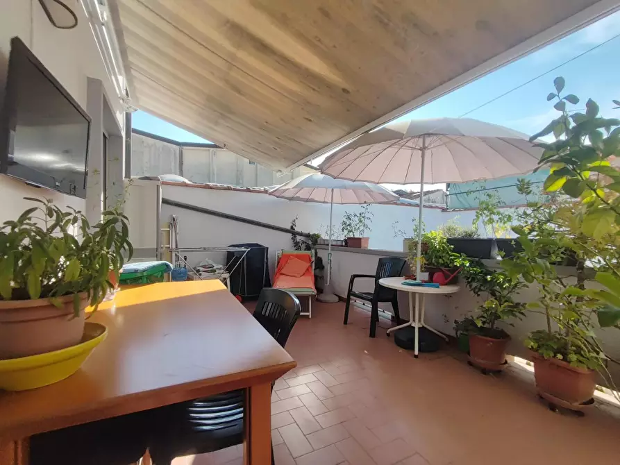 Immagine 8 di Villa in vendita  a Viareggio