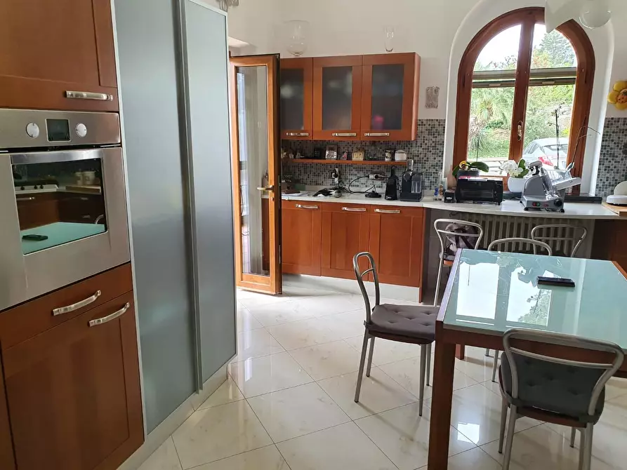 Immagine 20 di Villa in vendita  a Livorno