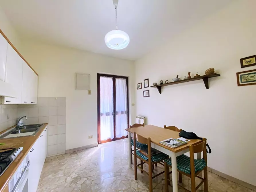 Immagine 17 di Casa indipendente in vendita  a Pietrasanta