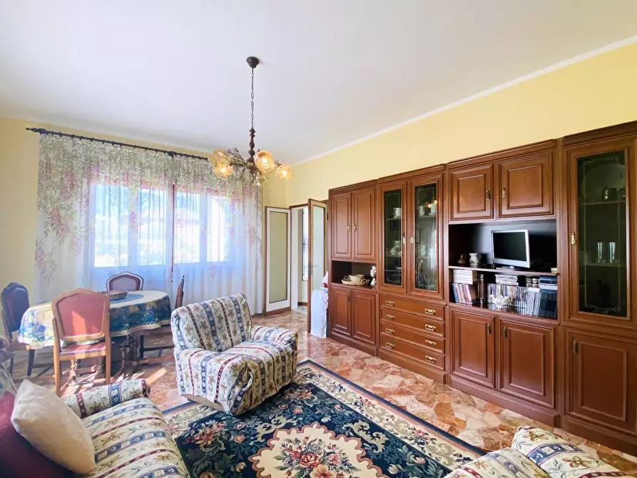 Immagine 10 di Casa indipendente in vendita  a Pietrasanta