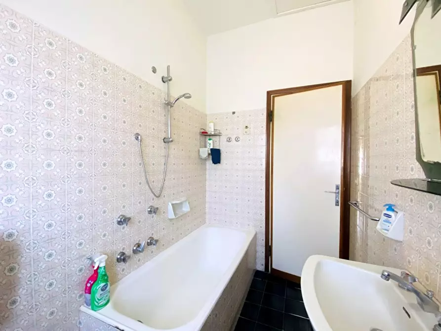 Immagine 35 di Casa indipendente in vendita  a Pietrasanta