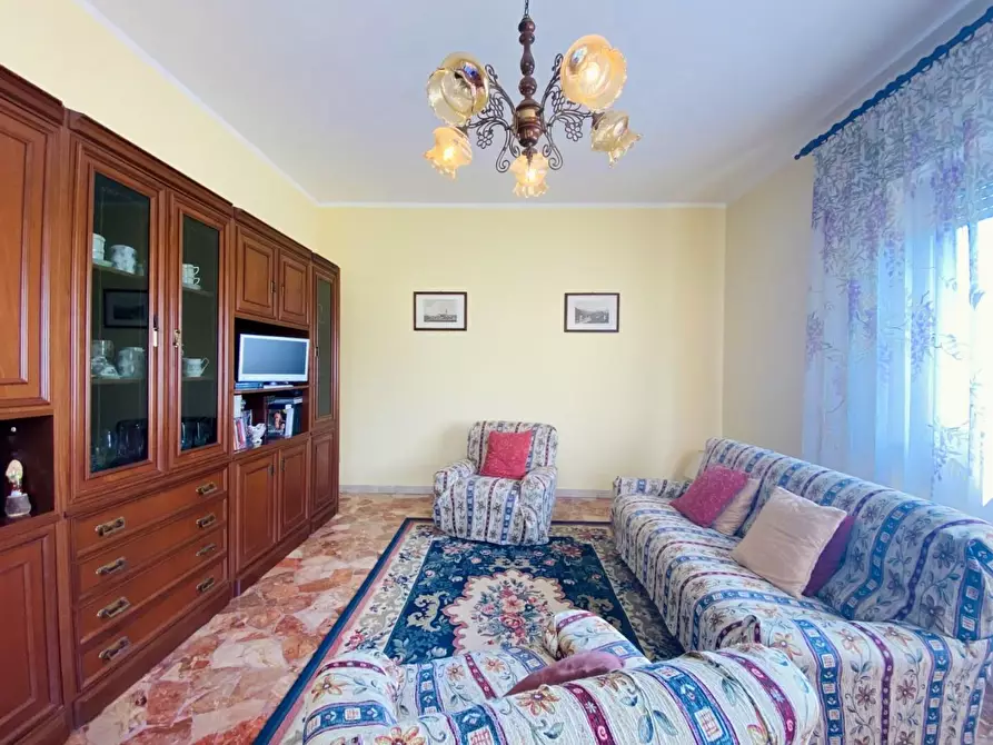 Immagine 5 di Casa indipendente in vendita  a Pietrasanta