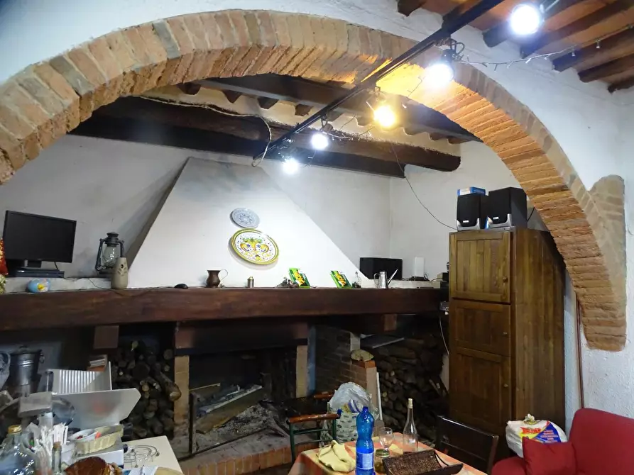 Immagine 28 di Porzione di casa in vendita  a Palaia