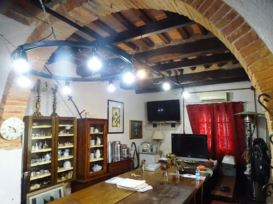 Immagine 25 di Porzione di casa in vendita  a Palaia