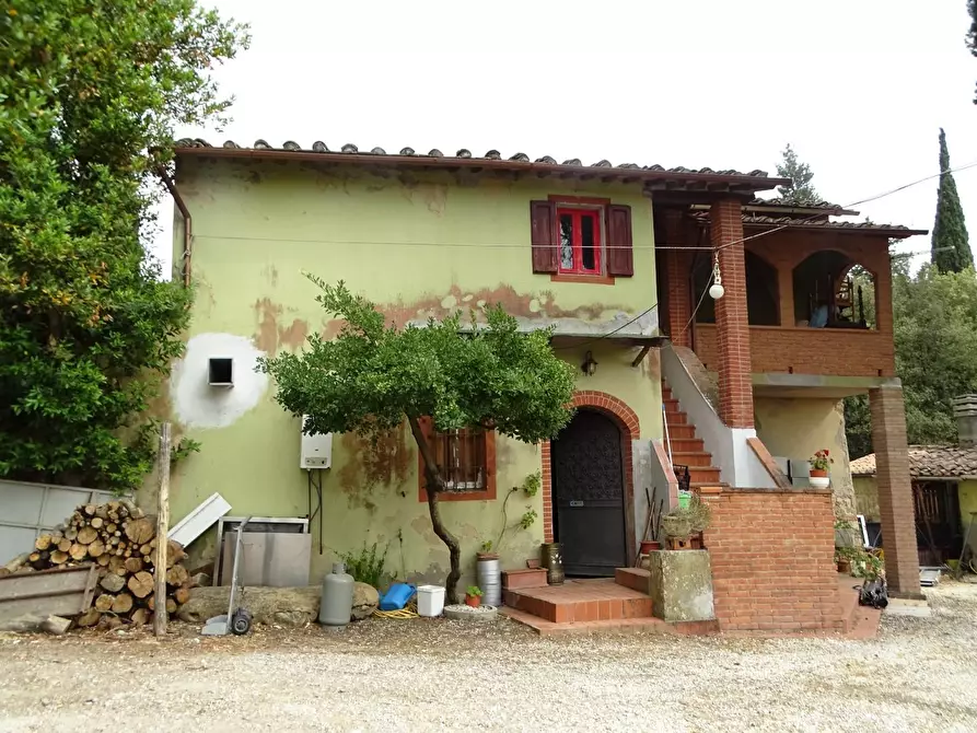 Immagine 1 di Porzione di casa in vendita  a Palaia