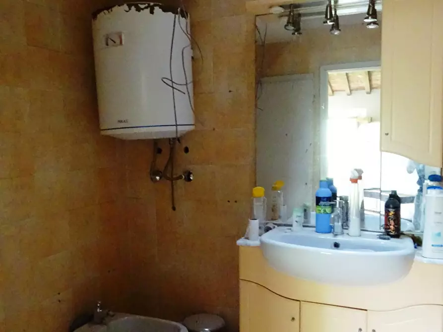 Immagine 46 di Porzione di casa in vendita  a Palaia