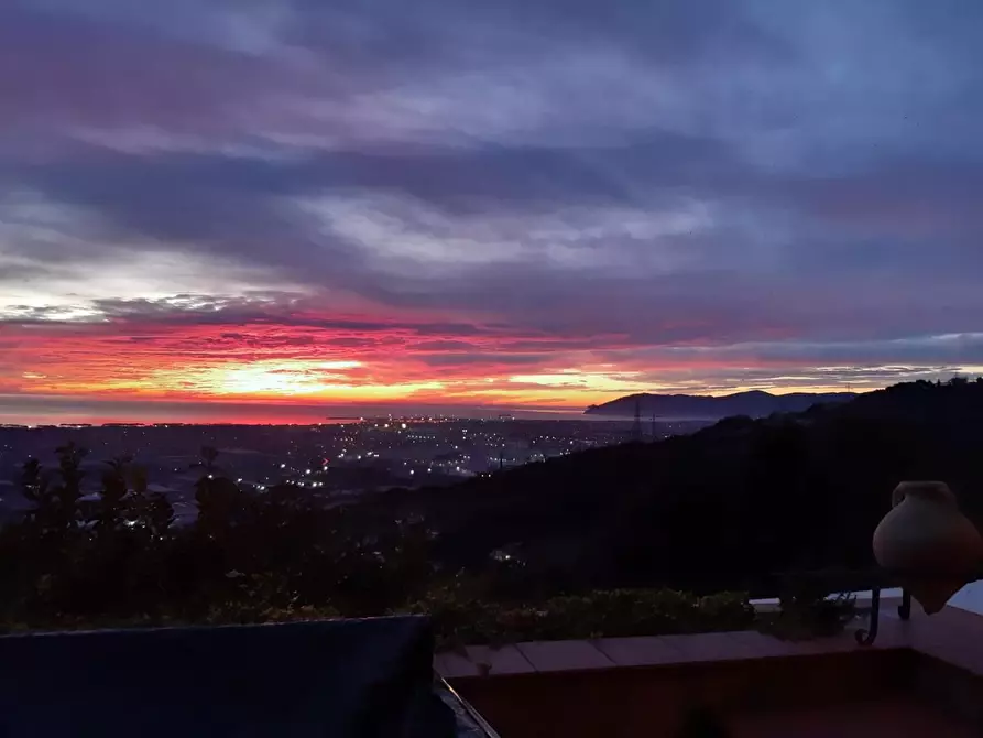 Immagine 70 di Villa in vendita  a Massa