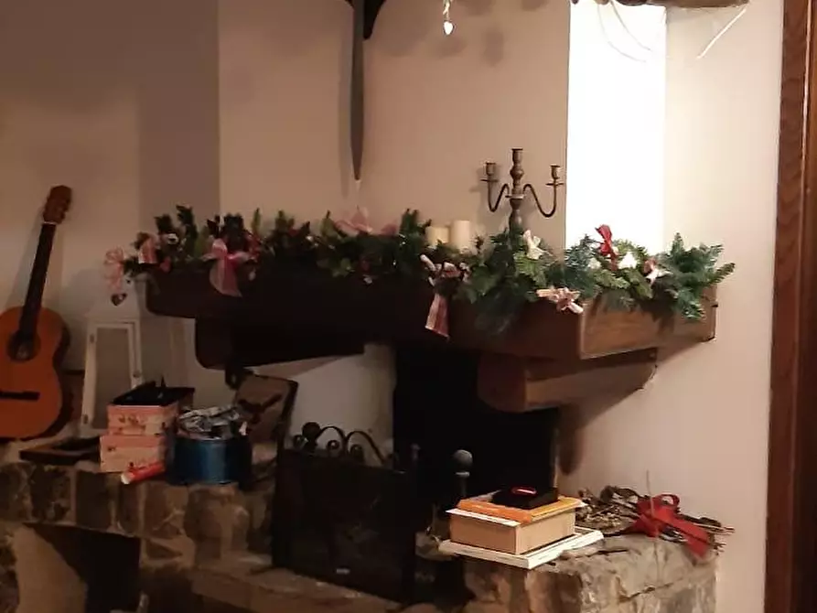 Immagine 60 di Villa in vendita  a Massa