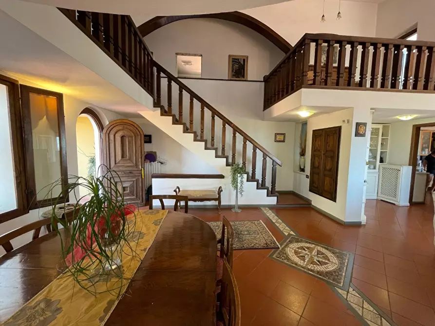 Immagine 18 di Villa in vendita  a Massa