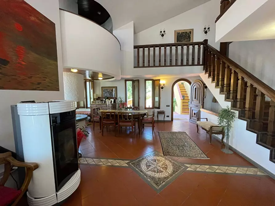 Immagine 16 di Villa in vendita  a Massa