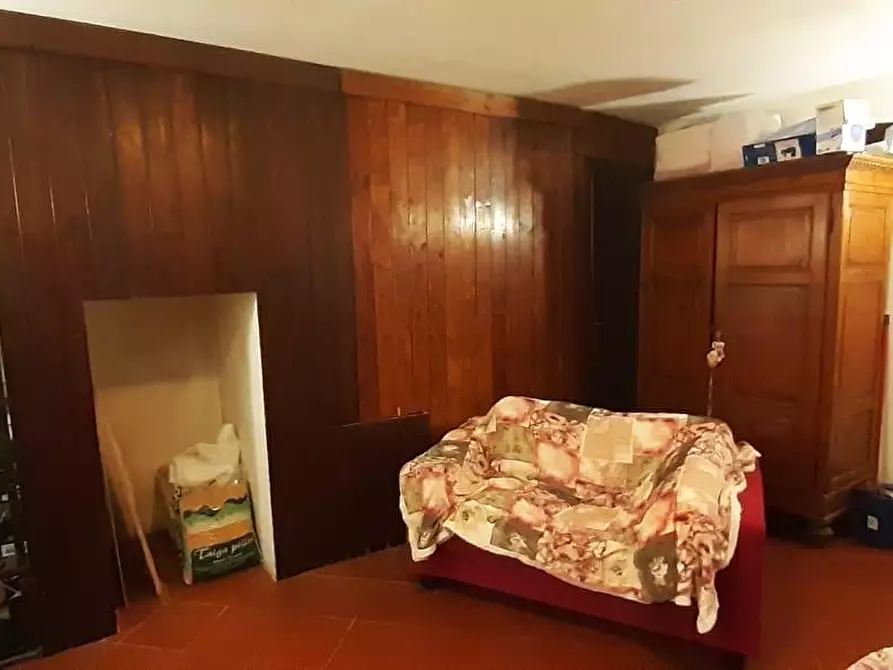 Immagine 56 di Villa in vendita  a Massa