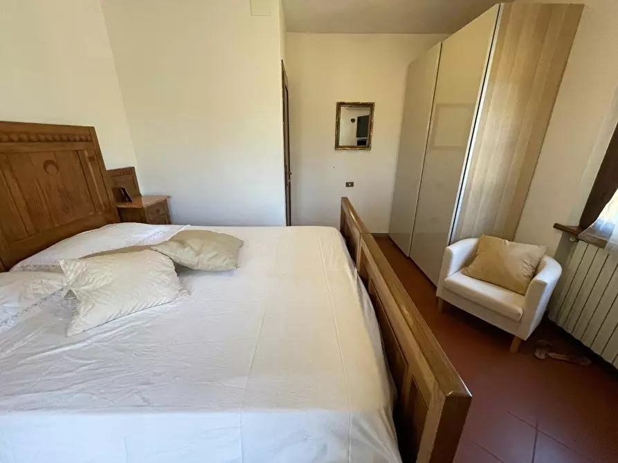 Immagine 37 di Villa in vendita  a Massa