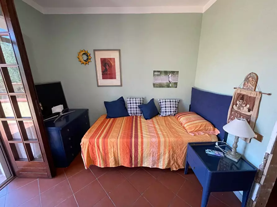 Immagine 31 di Villa in vendita  a Massa