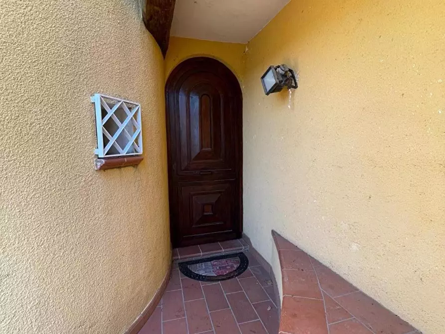 Immagine 52 di Villa in vendita  a Massa