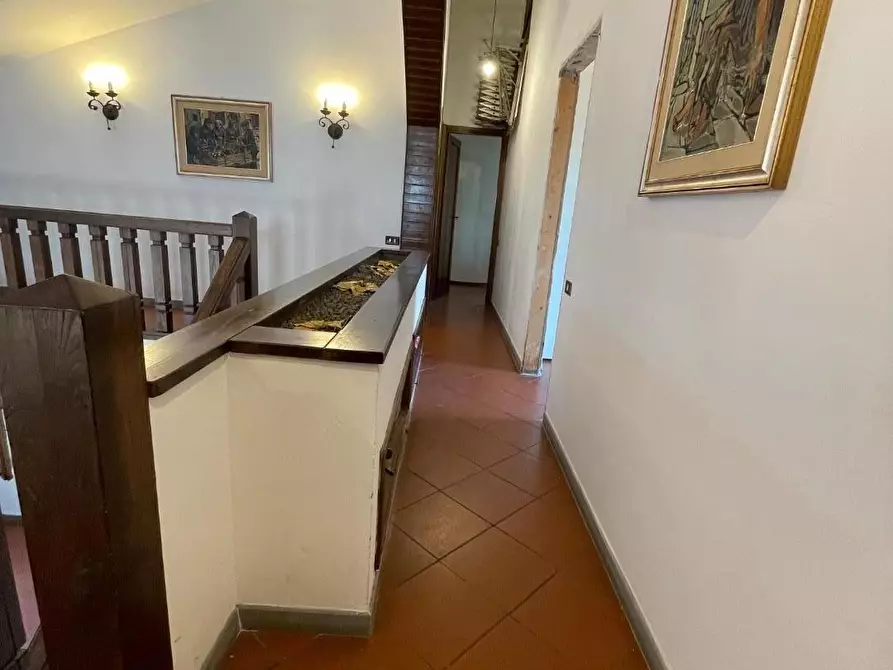 Immagine 47 di Villa in vendita  a Massa