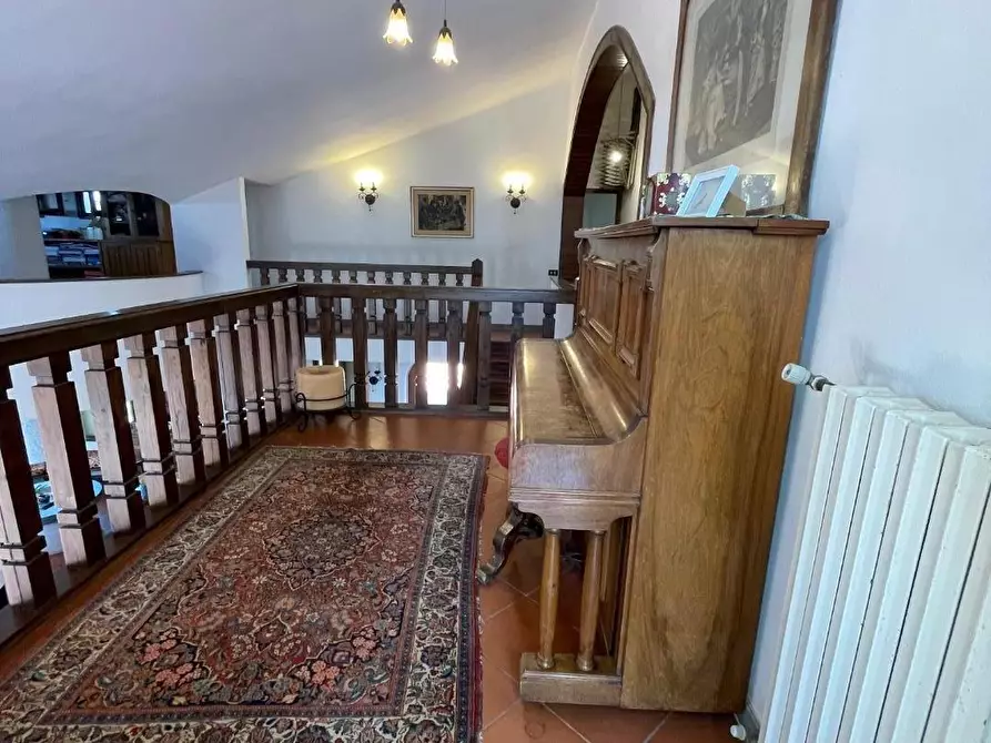 Immagine 39 di Villa in vendita  a Massa