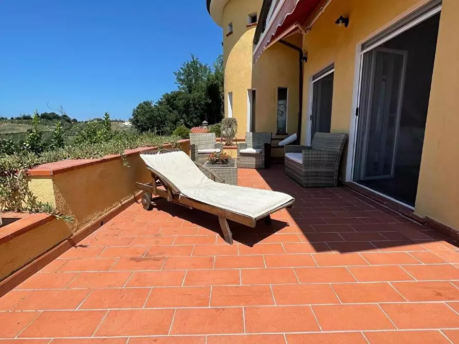 Immagine 6 di Villa in vendita  a Massa