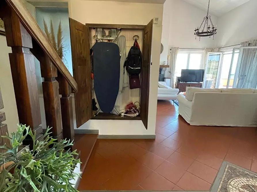 Immagine 24 di Villa in vendita  a Massa