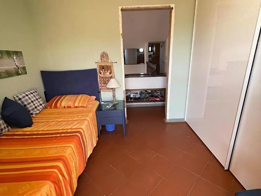 Immagine 33 di Villa in vendita  a Massa