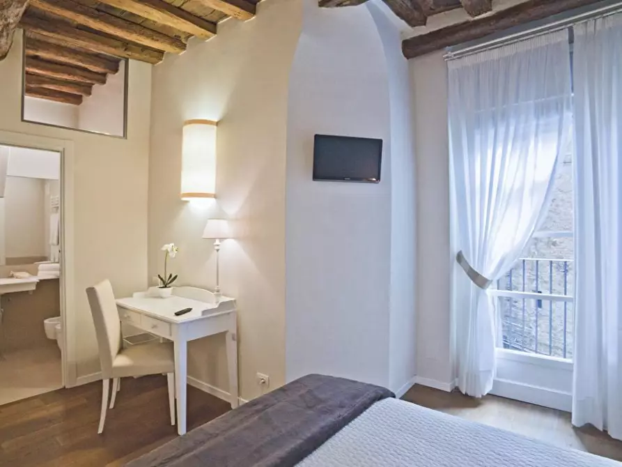 Immagine 5 di Appartamento in vendita  a Siena