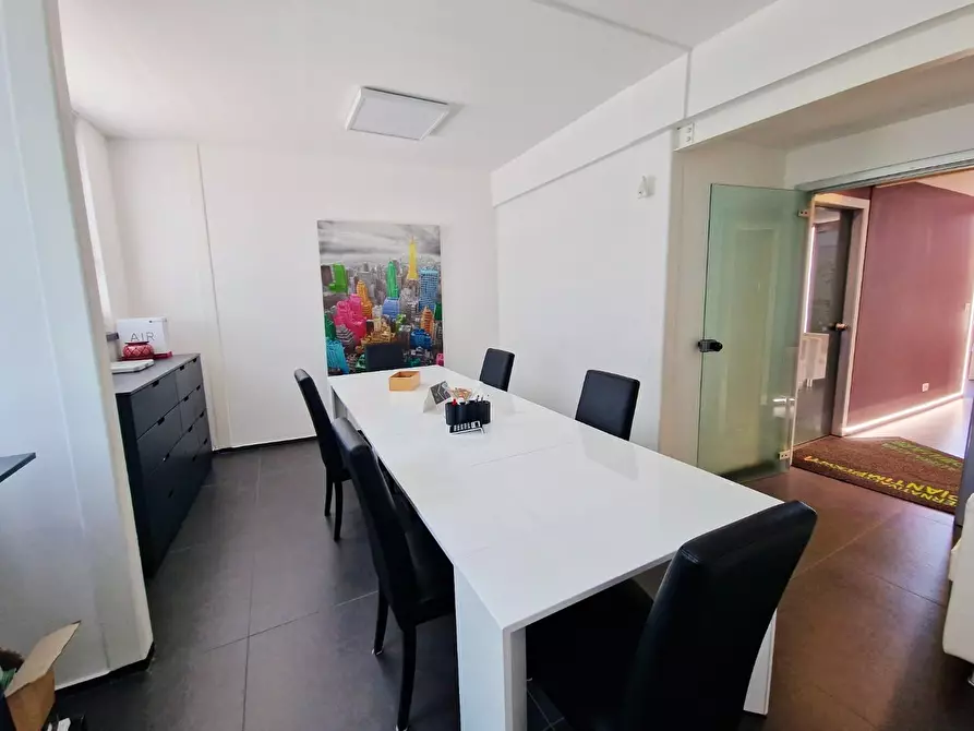 Immagine 10 di Ufficio in affitto  a San Giuliano Terme