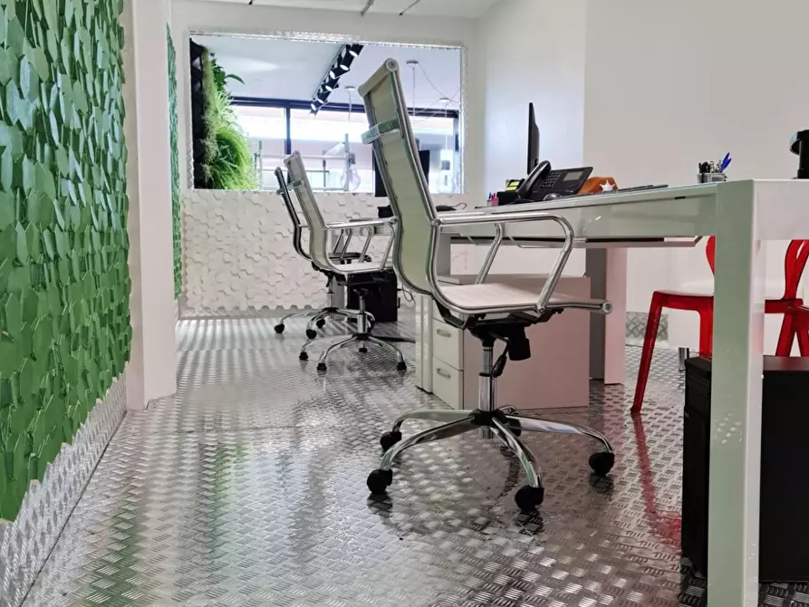 Immagine 33 di Ufficio in affitto  a San Giuliano Terme