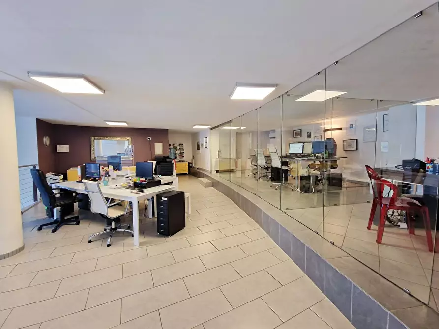 Immagine 24 di Ufficio in affitto  a San Giuliano Terme