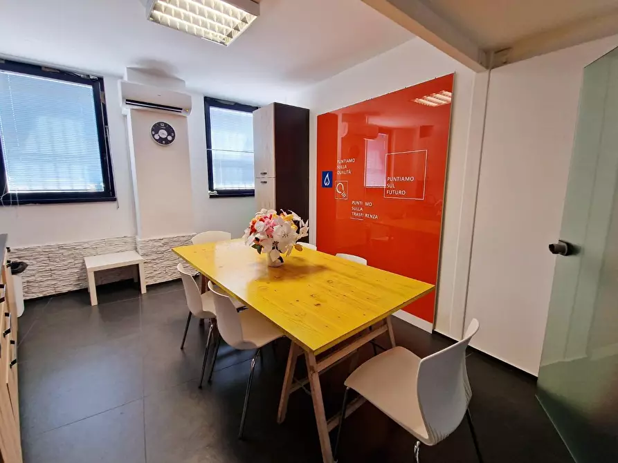 Immagine 15 di Ufficio in affitto  a San Giuliano Terme