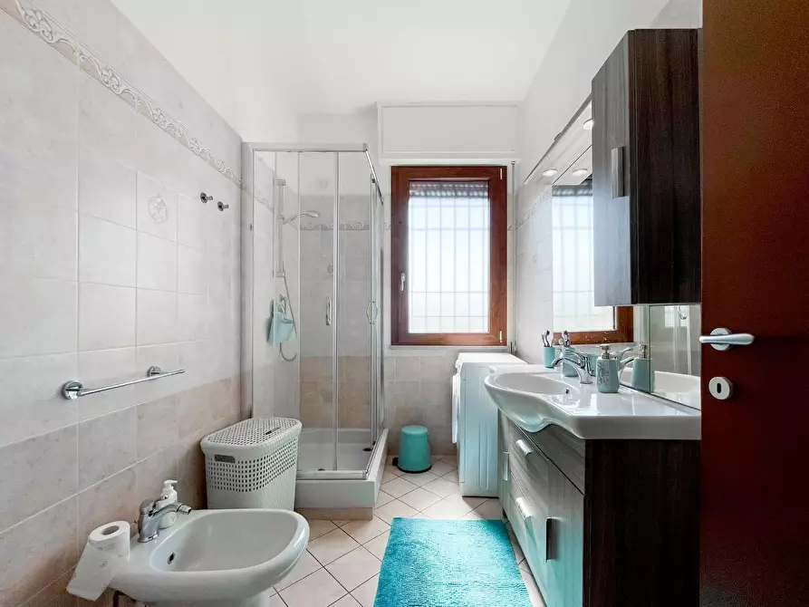 Immagine 11 di Appartamento in vendita  a Massa