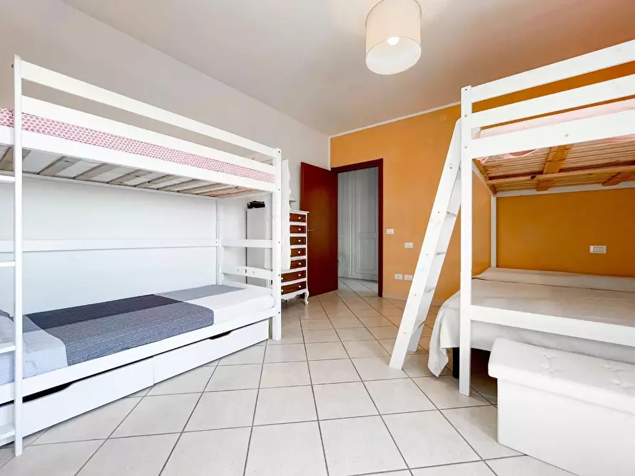 Immagine 10 di Appartamento in vendita  a Massa