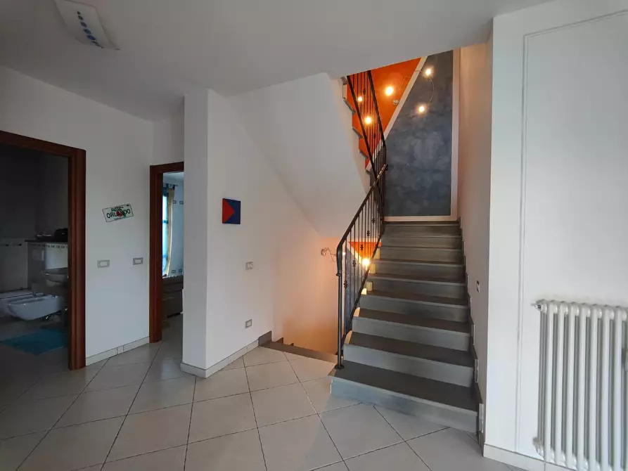 Immagine 11 di Villa in vendita  a Castelnuovo Magra