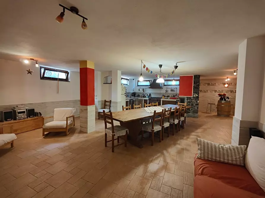 Immagine 18 di Villa in vendita  a Castelnuovo Magra