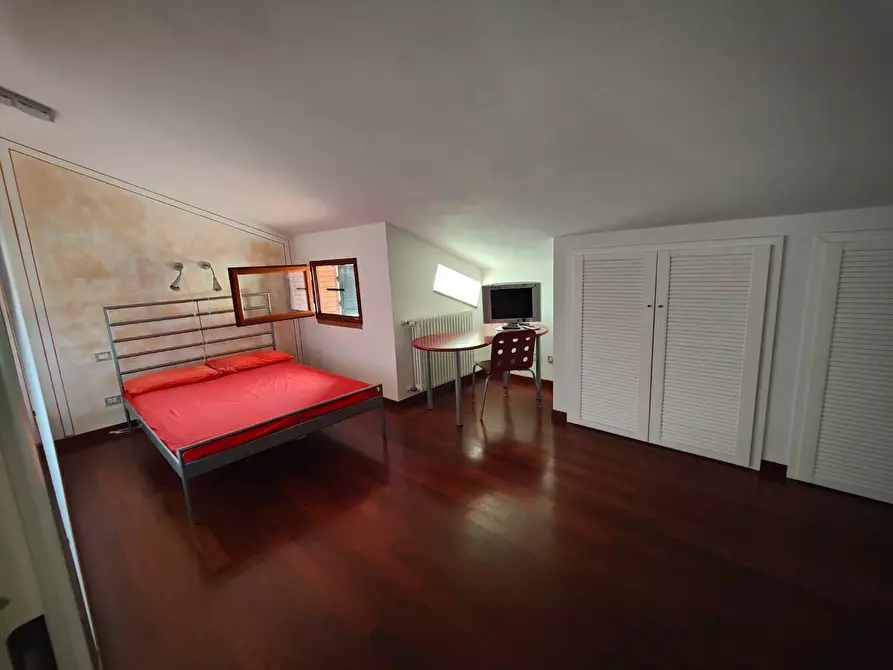 Immagine 14 di Villa in vendita  a Castelnuovo Magra