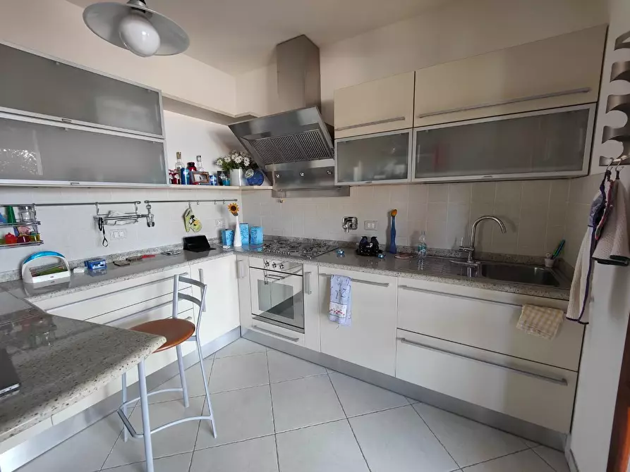 Immagine 4 di Villa in vendita  a Castelnuovo Magra