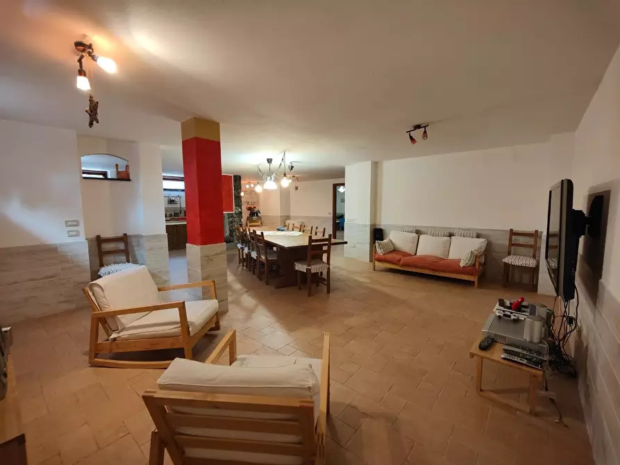 Immagine 17 di Villa in vendita  a Castelnuovo Magra