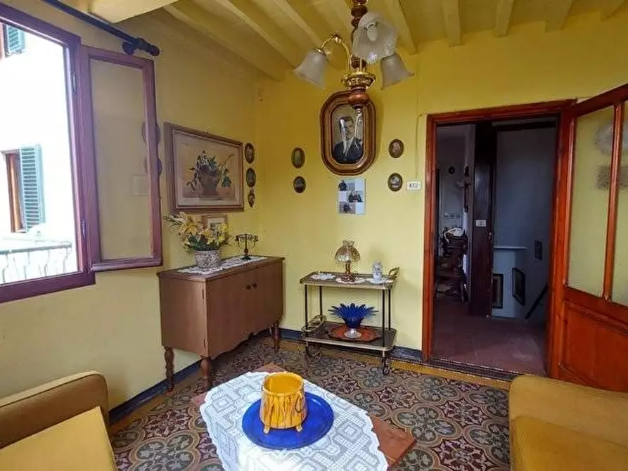 Immagine 7 di Casa colonica in vendita  a Capannori