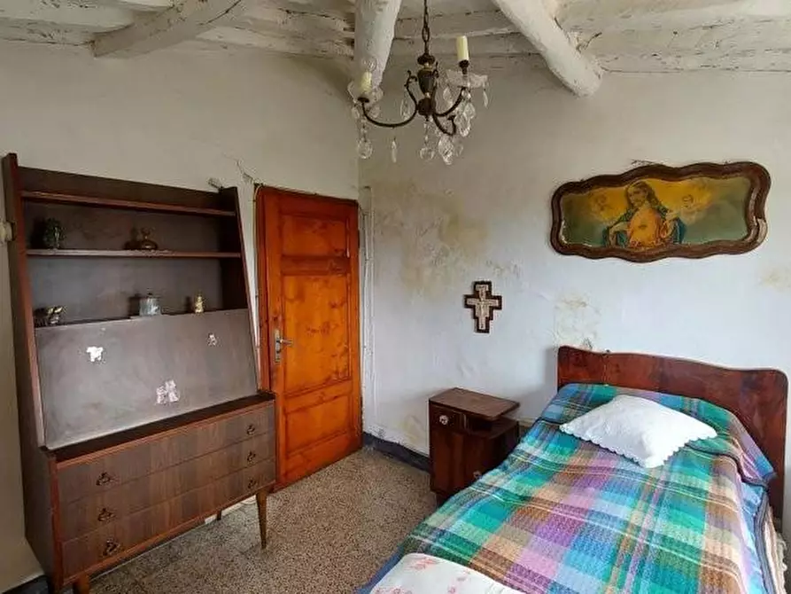 Immagine 19 di Casa colonica in vendita  a Capannori